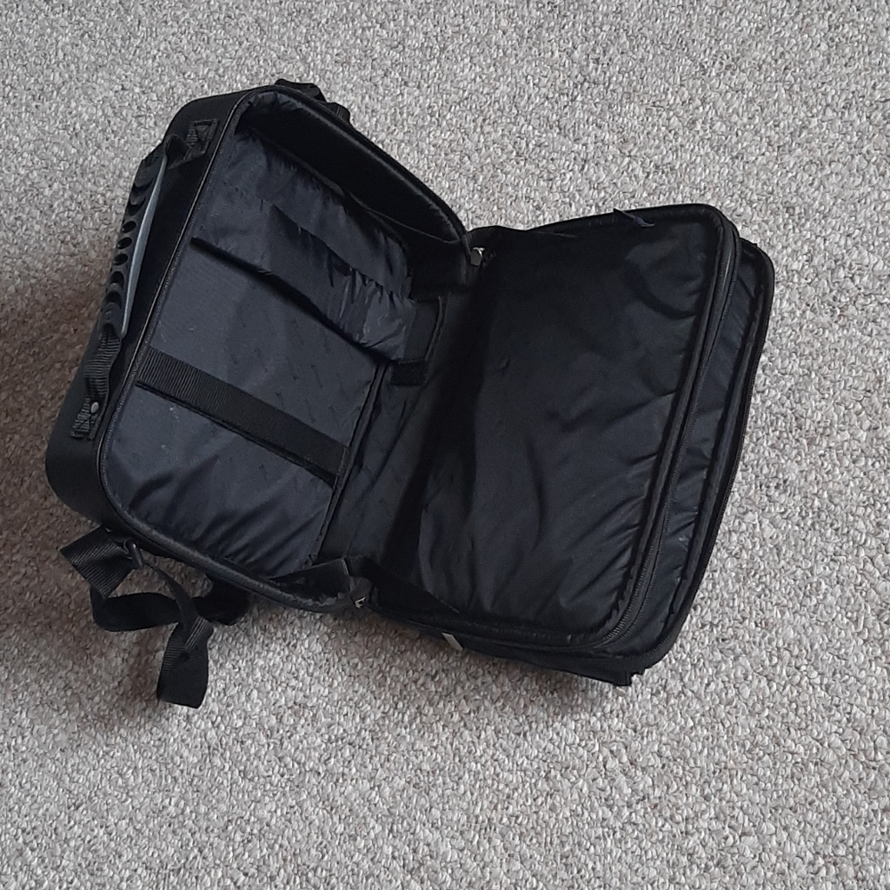 Targus Small Mini Briefcase - Picture 13 of 16